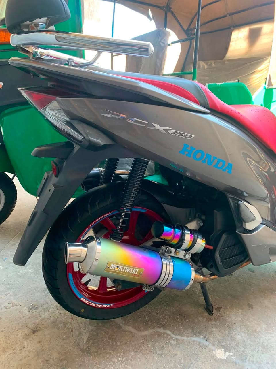 السلام عليكم pcx جيل ثالث مزود ياباني 150خير من الله
ممشاه 19الف درع اصلي sss مرايات قلاب شوته رياضية اصليه ياباني كزوز رياضي قبضات رياضيه ستيرن رياضي بلادي جامه رياضيه الكشن مغلف +بلاجكتورات صليه2+قبق مال راديتر رياضي+2بصمات مفتاح طؤارى المكان بغداد الرقم

‭***********‬
