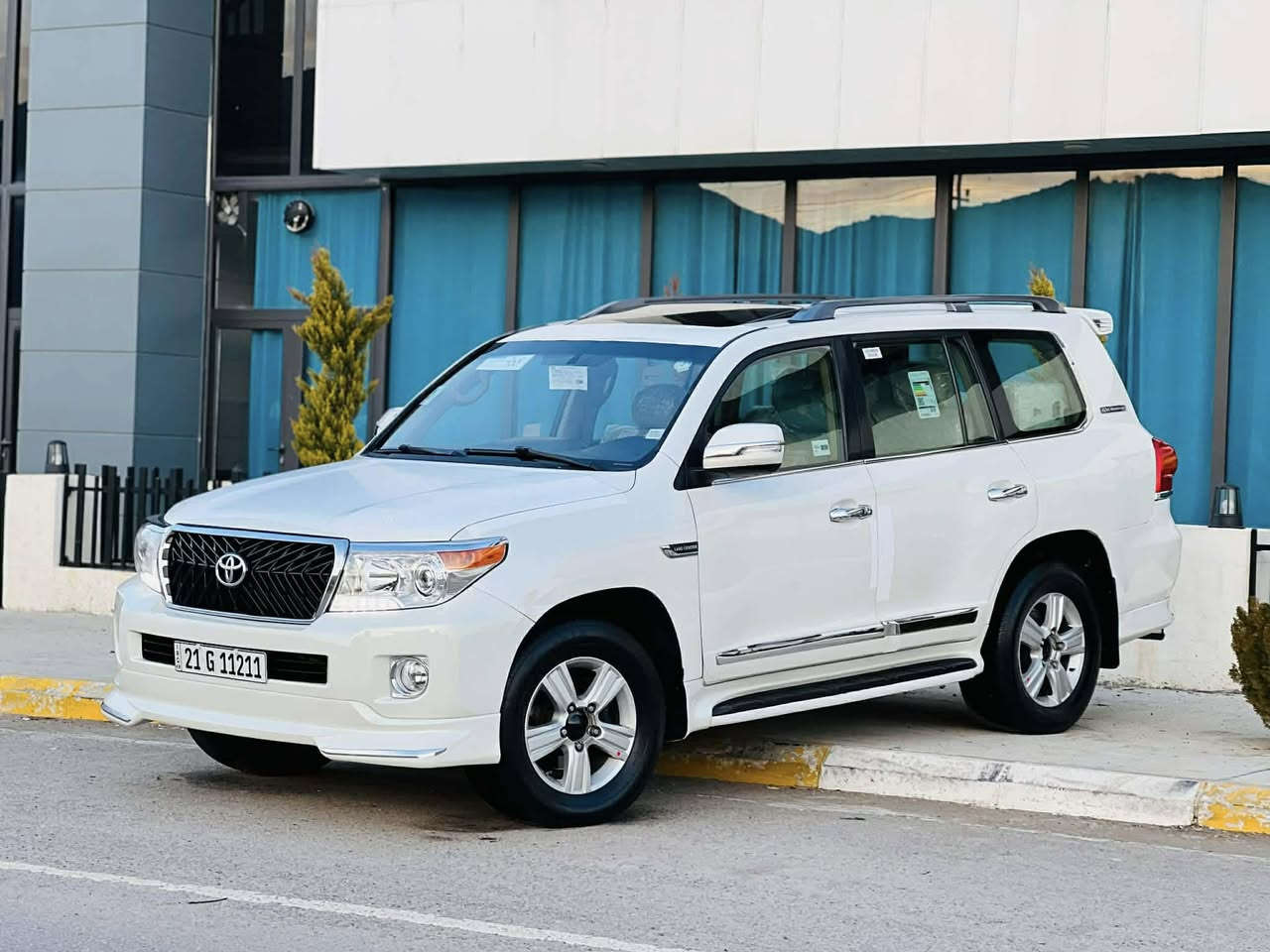 السلام عليكم تويوتا لاندكروز   2010. GXR V6 جديده جاهزه فول مواصفات واحد علي واحد فول فول مواصفات بدون صبغ رقم سليمانيه مميز سعر 290$وبيهه مجال سياره موجود بغداد ‭0772 429 6944‬
