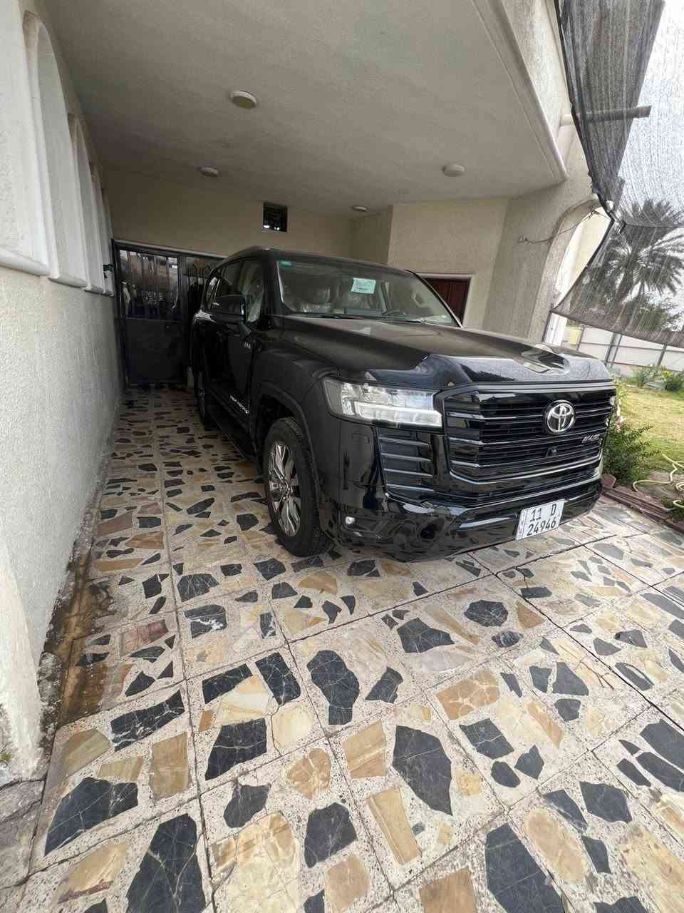 لاندكروز 2024 بلاك ادشن 
ساز اصل 
ماشية 15 الف 
3 شاشات تطبيق 
رقم بغداد تحويل مباشر 
مكفولة 
السعر 74 الف وبيها مجال قليل جدا
مكان السيارة جكوك 
***********
*********** بغداد, العراق
