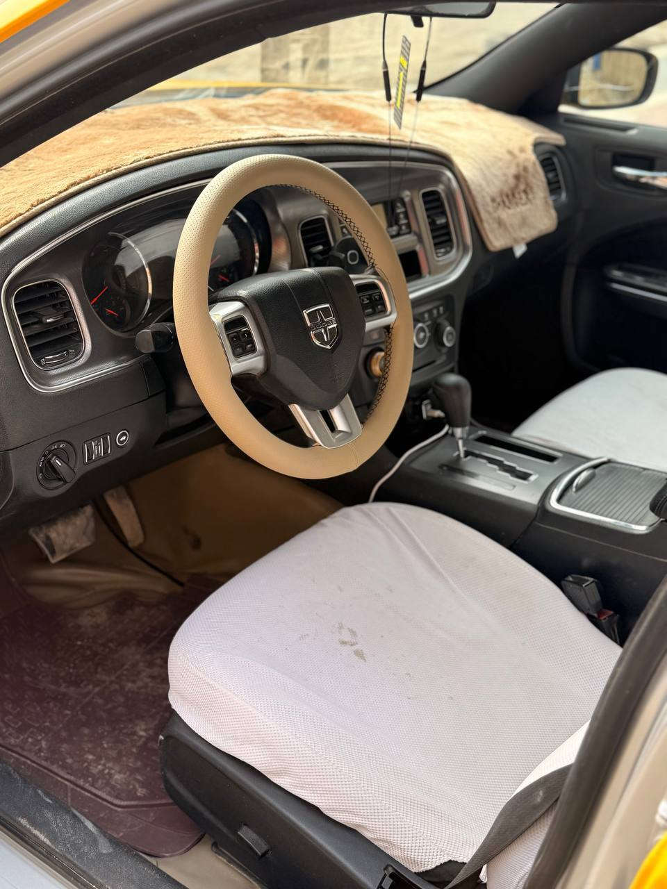 سلام عليك سياره جاهزه مديل 2012
كير ومكينه حداديه اكسن تخم تاير كله جديد 
بيه بنيد وجاملغ امامي بدون دواخل 
سياره جاهزه مداور ثاني يوم ***********
