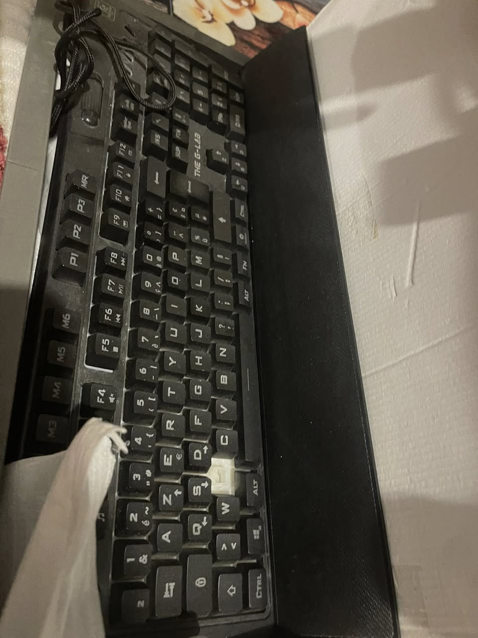 كيبوردات للبيع قطعتين جدد ما مستخدمه انطي سعر بدون كسر فوك 40 الف جوه ما ابيع موجود توصيل كل المحافظات


**إذا كنت صاحب هذا الإعلان وتريد حذفه لأي سبب، رجاءا أرسل رسالة إلى الدعم الفني**