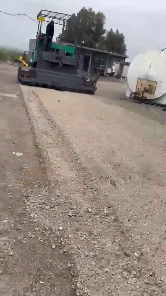 فاریشە قیر  للبیع  مودیل  2006  رقم سنویە جدید بسمی مکفول کفالە عامە  نفس جدید کل غراض موجود سعر  380$ورقە  مکان اربیل  ***********  واتساب
