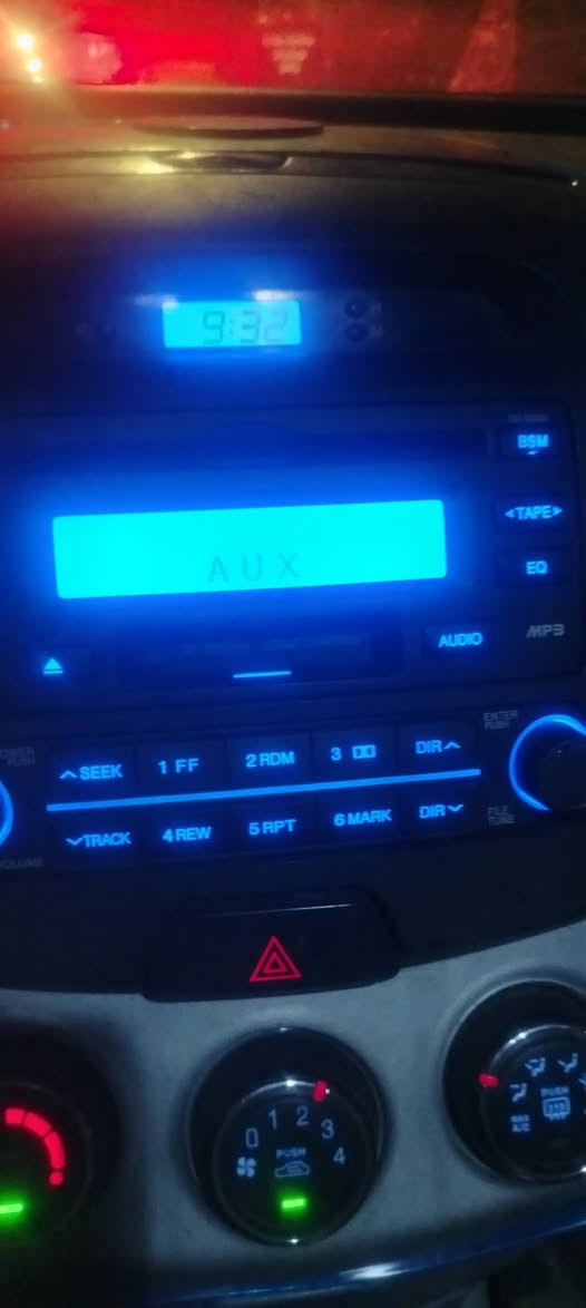 مسجل سيدي +كاسيت +راديو نضيف جيد مع يطار السعر ٤٠الف ***********
