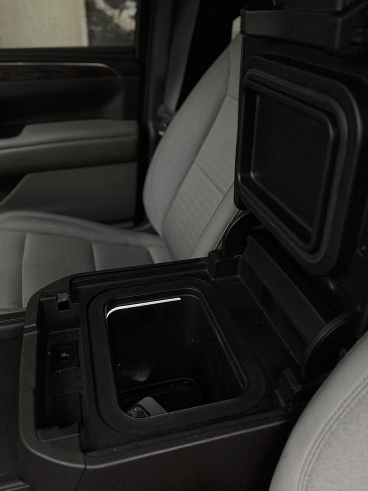 السلام عليكم
تاهو  ٢٠٢٢  

خليجي مواصفات ls  وكاله منصور 

سياره مكفوله بدون صبغ فقط بيها بي دي ار بلجاملغ ع كد اصبعين

 🛑 مكينه كير سليم ممفتوح وضع شركه 

ماشيه 62 الف

 

🛑 لايت زينون 
🛑ثلاجه 
🛑 بصمه 
🛑 رادار امامي خلفي جانبي 
🛑 حساسات 
🛑 ابواب بصمه 
🛑 كاميرا 
🛑 داخل قرميدي 
🛑 كشن جلد 
🛑 اشاره ترحيب تحت الدوسه 
🛑 تبريد خلفي منفصل 
🛑 كراسي كهرباء 
 

مكان السياره بغداد زيونه او كراده
رقم بغداد 
السعر 445

***********
