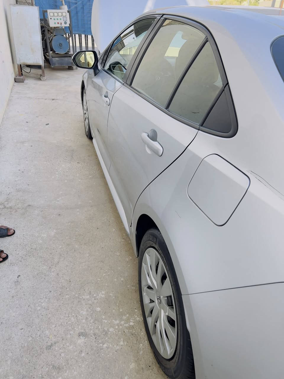 كورلا 20 سلفررقم سليمانية باسمي حادثها بالخارج دعامية حادثها عندي بارد بسيط بالجاملغ  والباب جوه المرايه مال السكن يعني شبر جاملغ شبر باب جديده كلش السياره ملاحظه سيارتي الشخصيه صار سنوات عندي سعرها 163 للاتصال ***********
