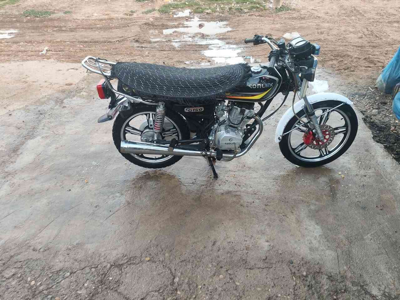 السلام عليكم دراجه سولنك لبيع او للمراوس موديل 23 اوراق محرك شرط اسبانه ماطاخته دراجه كفاله عامه سلف وكهربيات كله شقاله سعر 560 وبيه مجال مكاني بين كلار وخانقبن شراي اتصل ***********او تعال خاص رجان مو شراي لا تعبني
