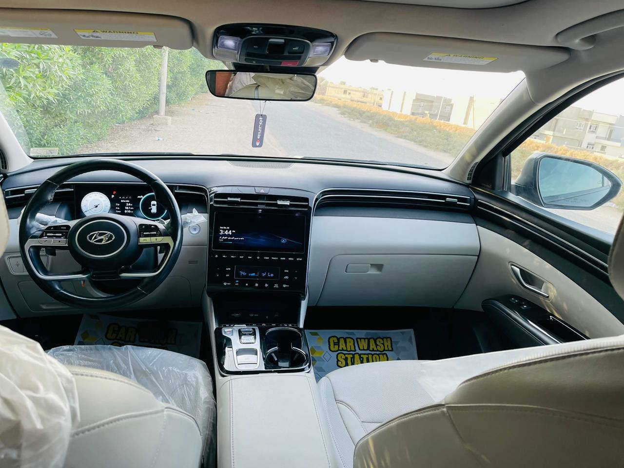 السلام عليكم ورحمة الله
توسان موديل ٢٣ ماشية ٢٩ ميل فول الفول للاخير اعلى مواصفات بالتوسان 
بجم كبس بيها بابين اليسرى كلير من امريكا سنوية لل٢٠٣١ رقم بابل باسمي السعر ١٨٥ وبيها مجال العنوان حلة شارع ٨٠ من جهة النجف 
للاستفسار الاتصال على الرقم ***********
***********
