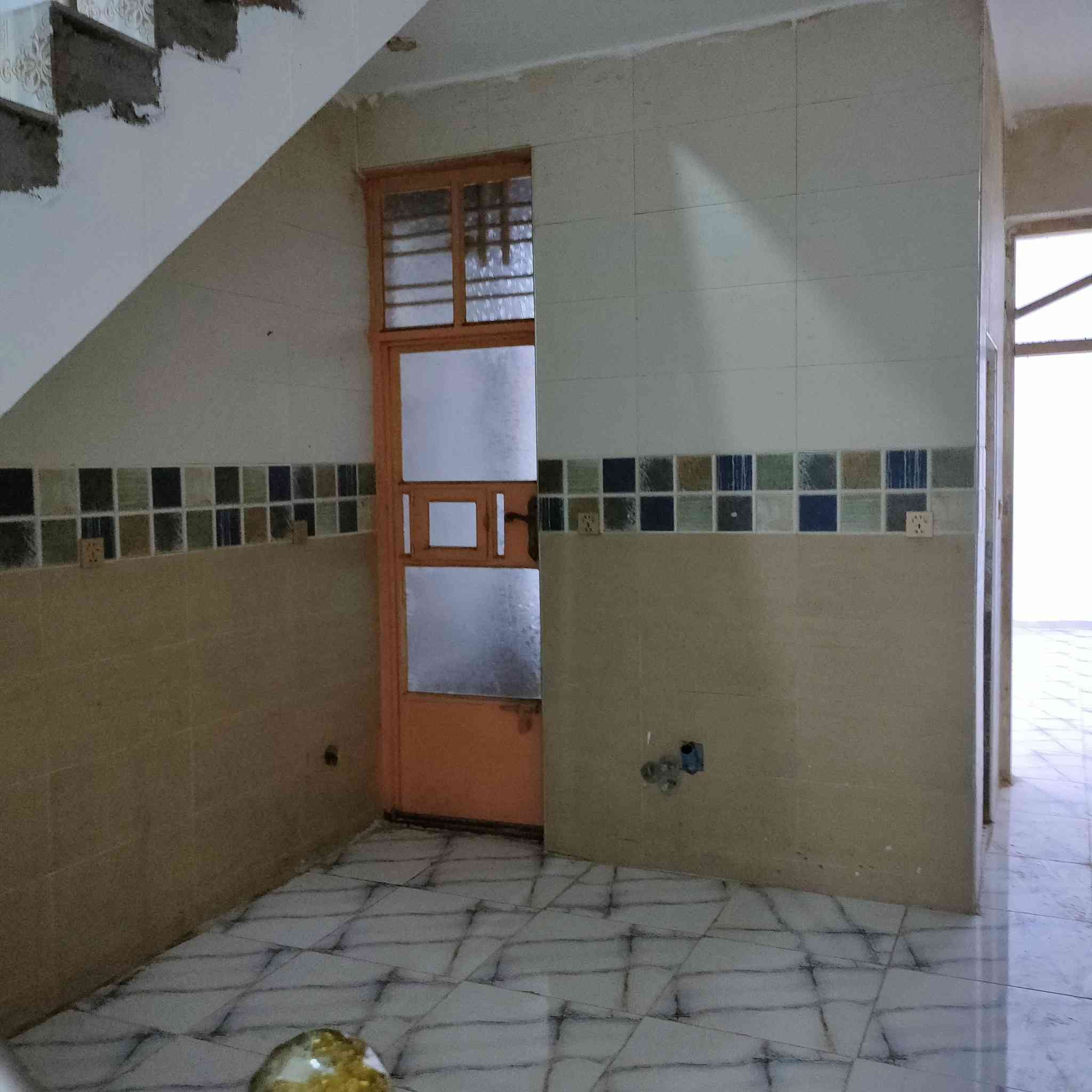 السلام عليكم بيت زاعي سند ٢٥بسكينة مقاطعه ١٠/٢. مساحة ٨٨ متر طابق ونص بناء جديد قريب القناة خلف سيراميك محمد عودة للاستفسار الاتصال على الرقم ***********
