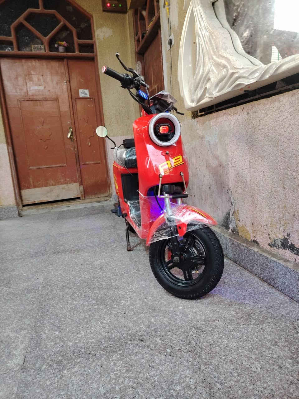 سلام عليكم...
دراجه شحن مديل 25 بطاريات كبار...
كلشي ما بيها رخيصه... راسني واتساب *********** راسني وانه خادم... رخيصه تره...
