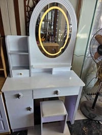 من معرض عمار الشماطي للاجهزه الكهربائيه والأثاث المنزالي  ميز مرايه تر...