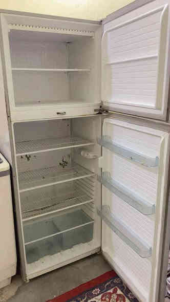 غساله عاديه نوع هيتاشي ٢٤ كيلو ب ١١٠ وغساله اوتوماتيك نوع ميديا ٩ كيلو ب ١٠٠ وثلاجه ١٨ قدم ب١٥٠ والبراد ٣٥ كلهم شغالين وعلفحص للتواصل واتساب ***********
