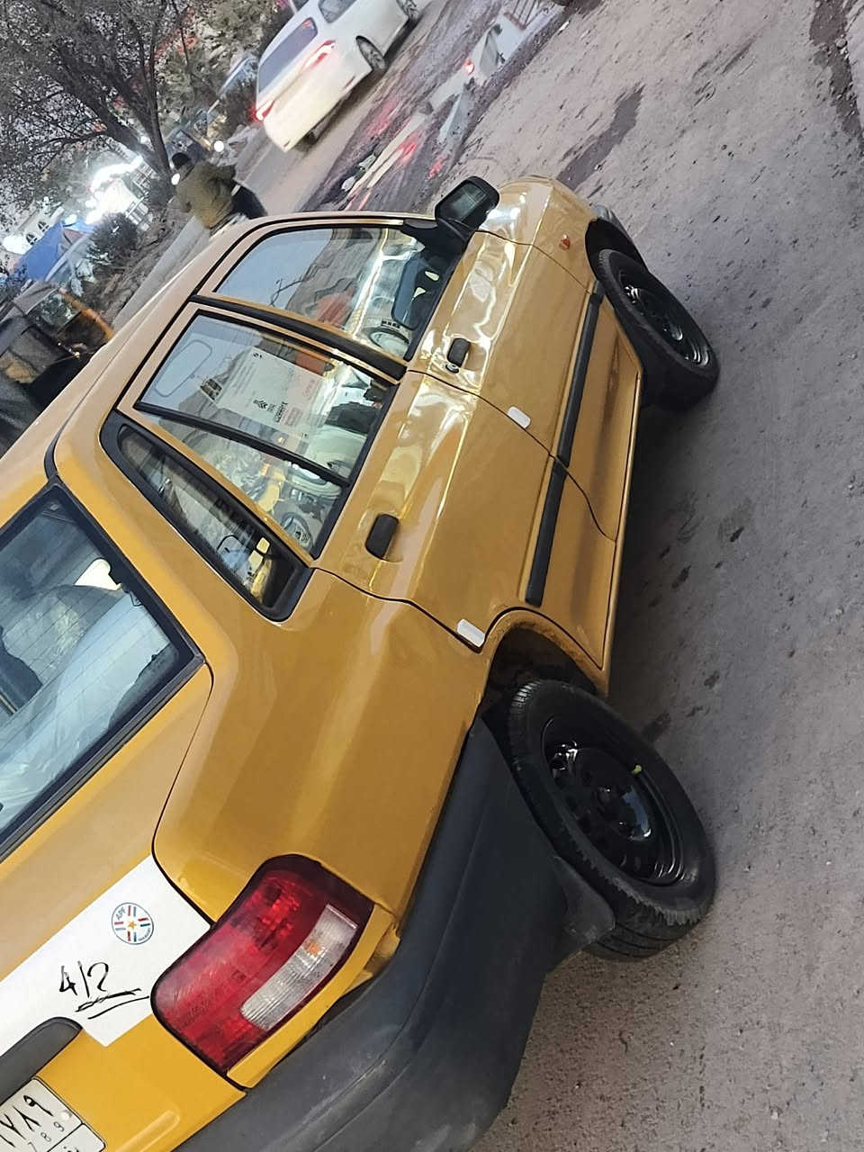 السلام عليكم سايبه موديل 12 سيارة جديدة جاهزة كبل للشارع محرك وكير جدد صدر جديد كهربائيات جدد تخم تاير جديد تبريد❄ ثلج  سيارة جديدة بمعنى الكلمة رقم بغداد باسمنه تحويل ثاني يوم مكان بغداد الشعب حي أور السعر 28 وبيه مجال بصيط حك الجيه رقم الهاتف ***********,,,,....*********** بس الجناي يخابر ويدلل اتصال فقط
