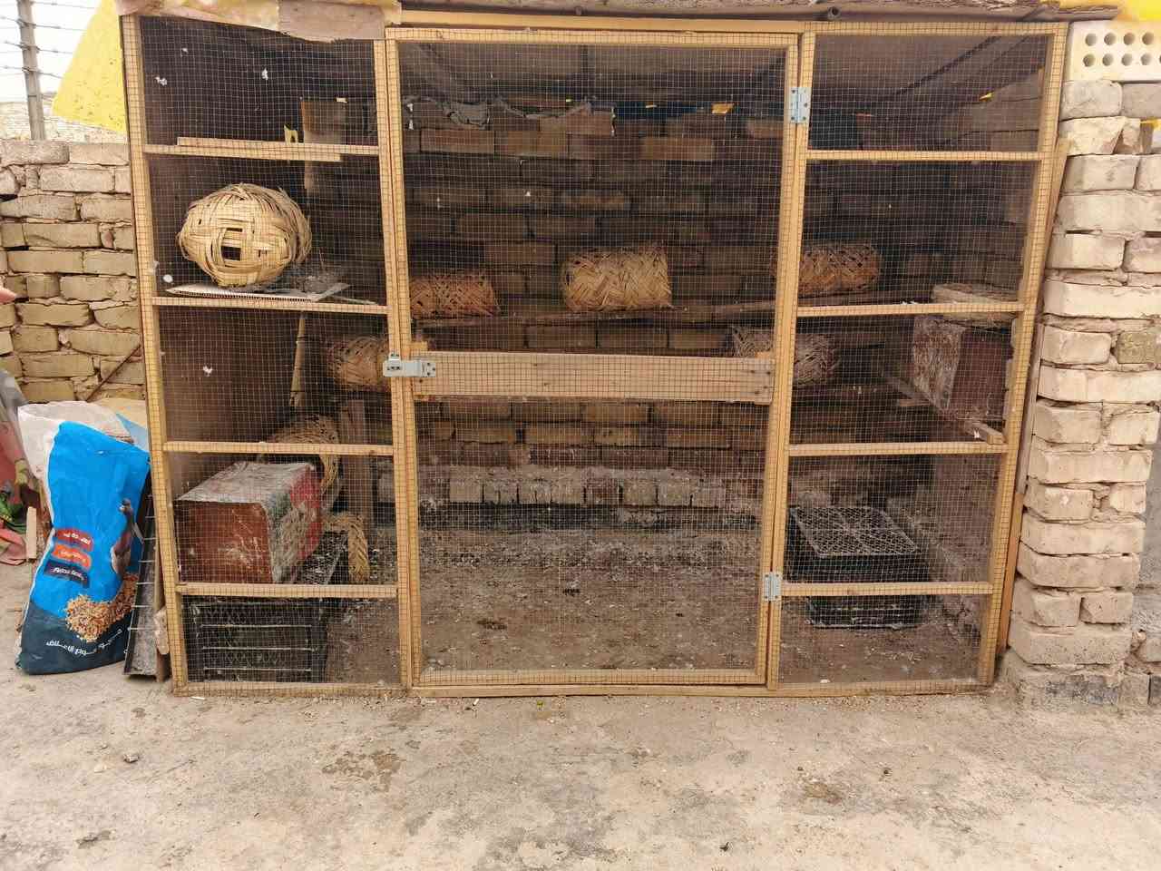 السلام عليكم شباب هاي واجهيه اللبيع السعر 30الف عرض متره ونص وطول متر راقم الهاتف ***********
