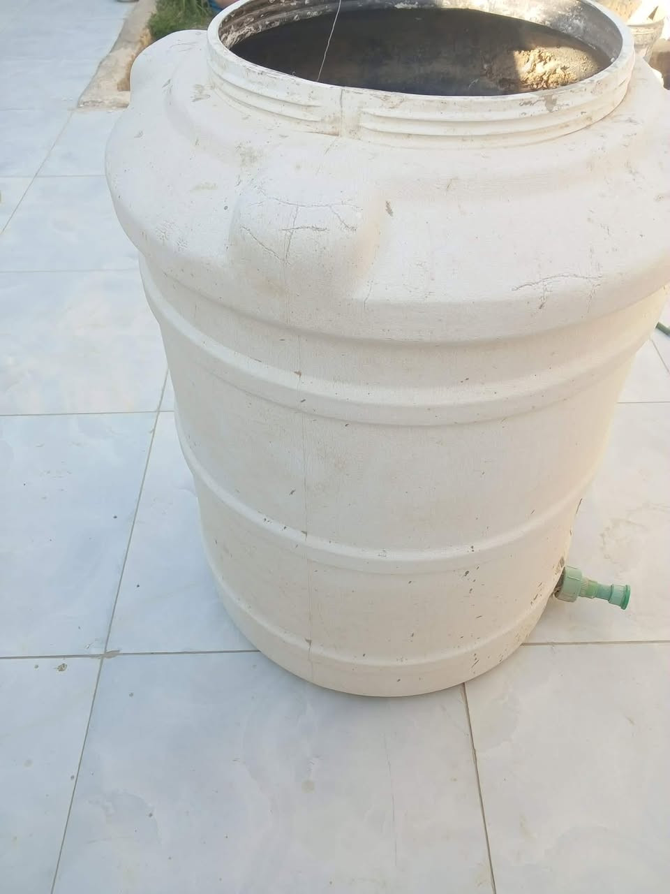 تانكيات للبيع الأبيض 250 لتر سعر 10 قفل ابو الألف سعر 50 وبي مجال قليل


**إذا كنت صاحب هذا الإعلان وتريد حذفه لأي سبب، رجاءا أرسل رسالة إلى الدعم الفني**