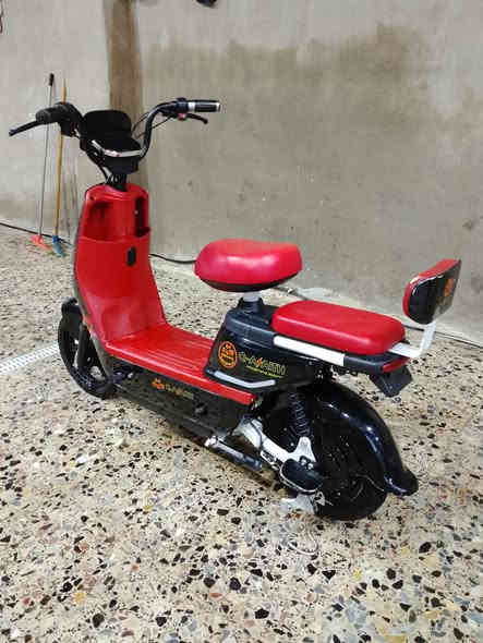 للبيع او للمراوس دراجه شحن جديده علفحص 4 باتريات 3سرع السعر275 للاتصال *********** مكاني بغداد حي اور
