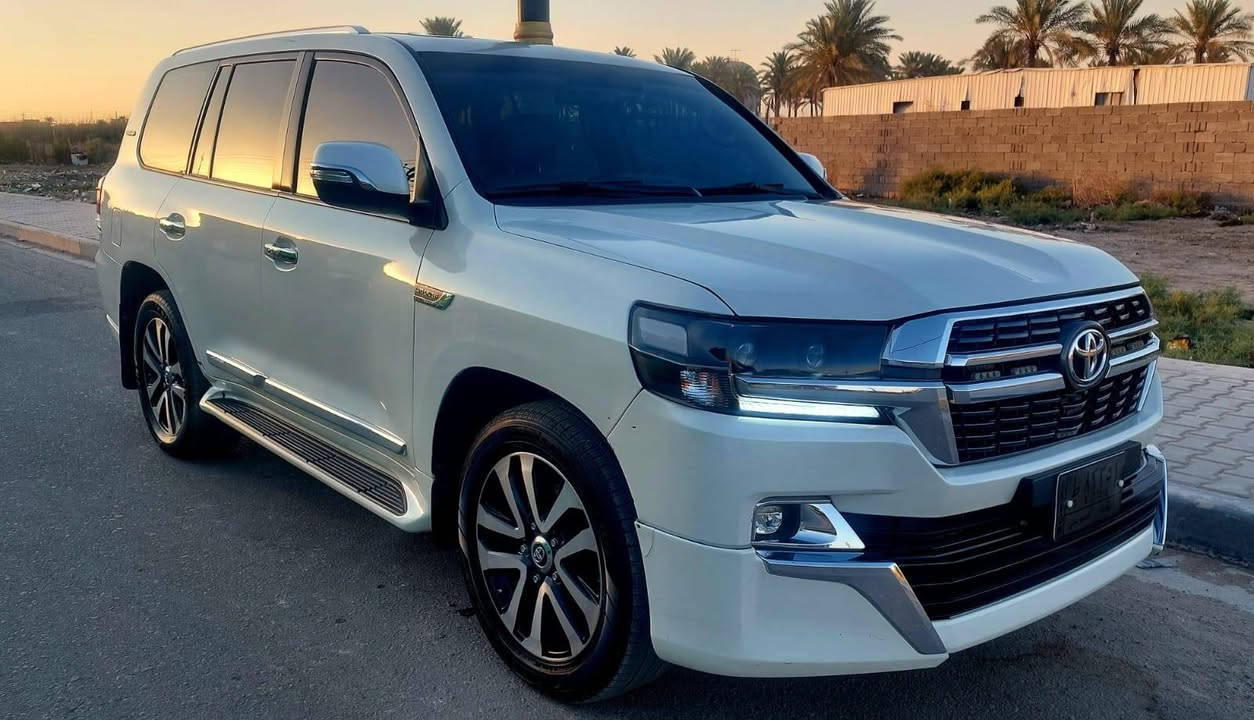 انضف لاندكروز محدث ع شرط
لاندكروز جكسارة 
2009 محدث 2021
داخل وخارج 
رقم بغداد بسمي ماشيه تقريبا ٢٥٠ الف 
تبريد ثلج 
حداديه نضيفه جدا 
محرك وكير نضيفات جدا 
بيهه منظومه غاز تريد تشيله تريد تعوفها 
السيارة جاهزة من كلشي
وملاحظه مهمه 👇👇👇
 السيارة  مصبوغه احزام وشبر بلقمارة بس ابيع صبغ عام علمود لا ادوخك ولا دوخني 
السيارة شرط ماتبين محدث عبالك بلادية 
بس مستعجل ع البيع
السعر ٢٨٠ ورقه وبيهه مجال حك الشوفه 
مكاني بغداد العامرية
  رقمي للاتصال 
*********** 
***********
