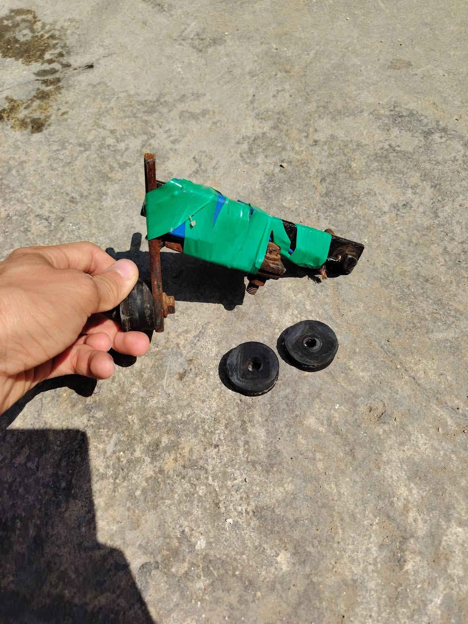 سلام عليكم راصطه هورنات وكتف اصليات  للبيع ***********
