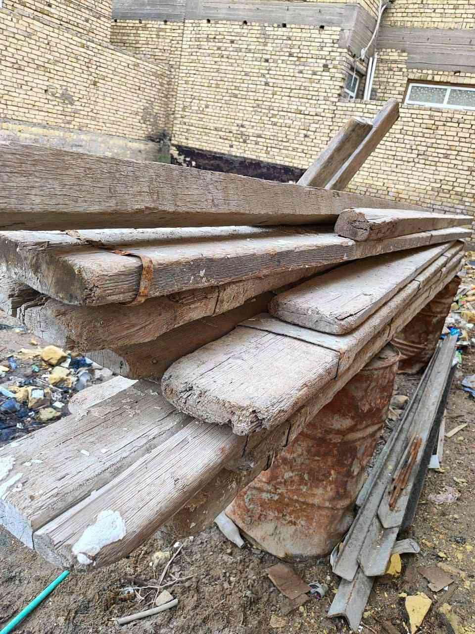 السلام عليكم
سكلة للبيع
تتكون من 11 سوبيها ارتفاع 3 متر وارتفاع 2 متر
و17 دراب. ارتفاع 4 متر و3متر و2متر
وهنكلاين 6
عرباين 4 
سعرهن  مناسب الي يريدهن يتصل
***********
