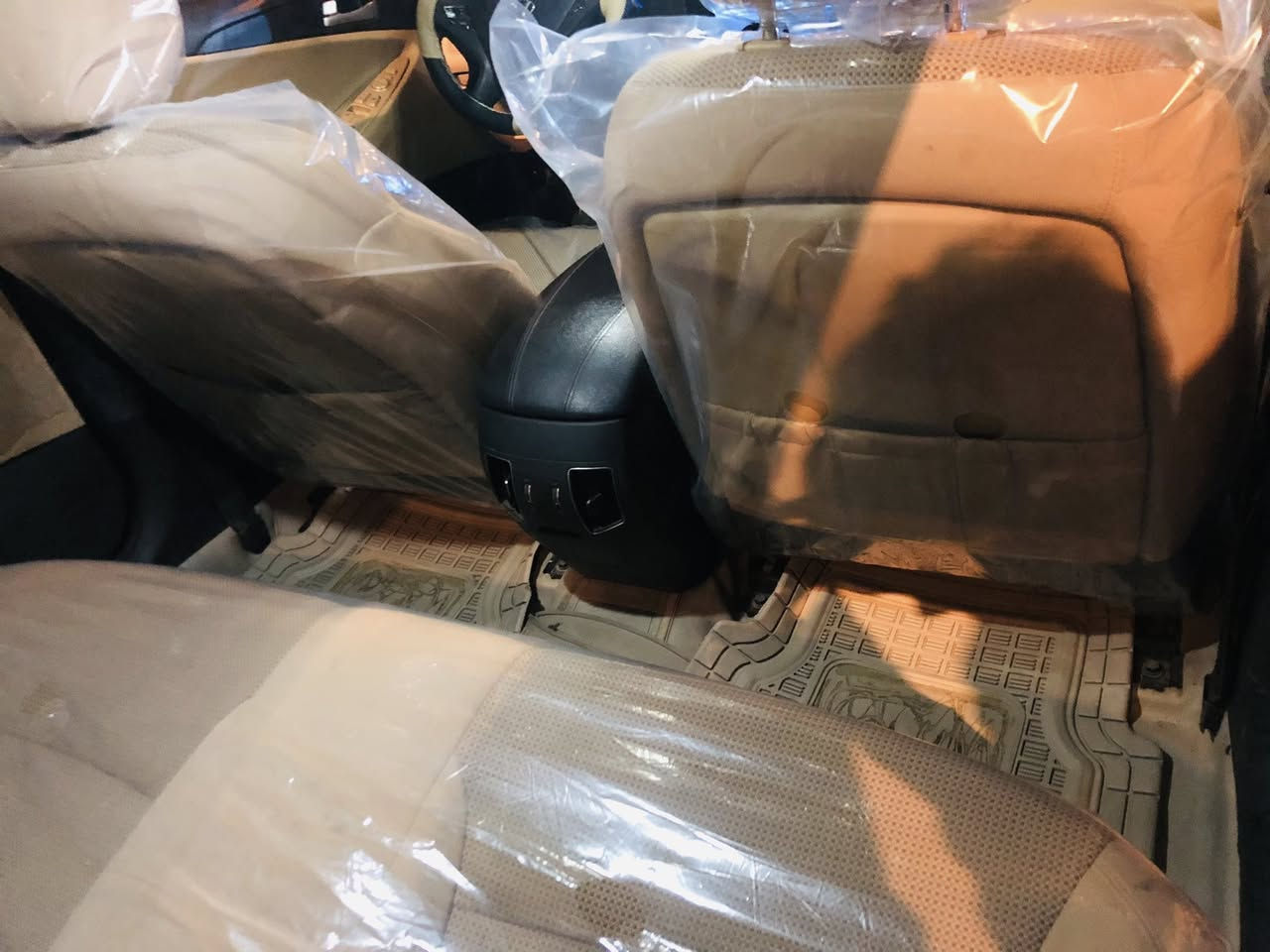 يالله السلام عليكم اخوان 
سوناتا موديل 2013 خليجي رقم اربيل 
باسم شركه شيروان 
مكينه 2400 مكفوله من الفتح 
حداديه كلها جديده
تبريد قطعتين كامل وشغال 
لسياره كفاله عد 3 مكانات بارد صغار ورشه صغيره بل طرف مال البنيد والك فحص وين ماتريد 
سعرها /128 وبيها مجال بسيط للشراي

مكاني البصره وهاذه رقمي ***********
