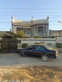 دار للبيع مساحة 300متر الواجهة 10 والنزال 30 يحتوي على 4غرف نوم مع است...