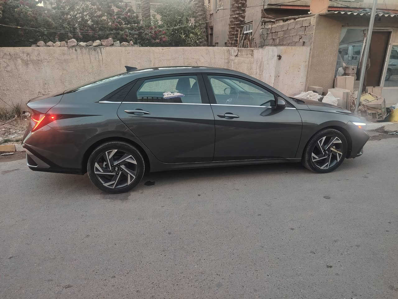سلام عليكم
النترا رقم فحص بسمي ماشيه ٢٦
فتحه حساس امامي
حساس خلفي

كشنات تتفه تبريد 🥶
 تبريد منفصل قطعتين
قياده ذاتيه تحديد
 مسار توقف ذاتي
مري شفط٢٥ فول مواصفات
 __حادثهه
 كلش خفيف موضح بصوره
 سعر المطلوب١٥٧وبيهه مجال اي استفسار عل ***********
