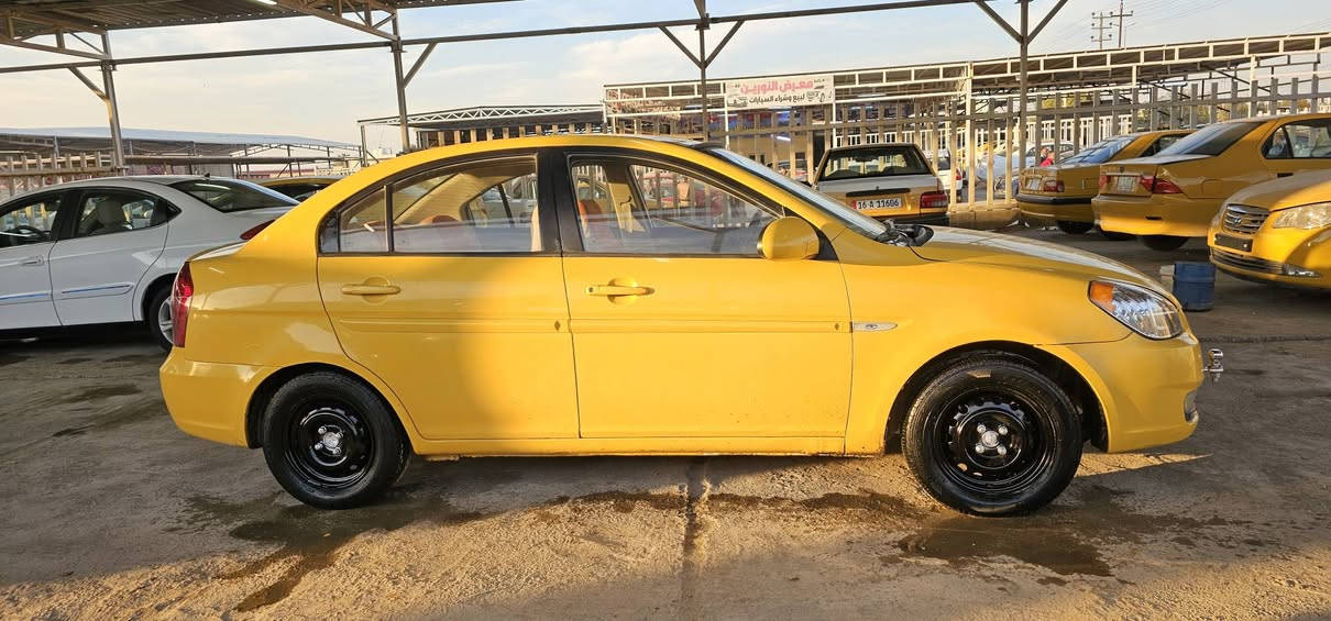 سلام عليكم اكسنت تكسي كير اوتو موديل ٧ جاهزه مكينه وكير حداديه تبريد تخم تاير باتري جاهزه مكينه{1600} صبغه جديده رقم مثنى موجوده بديوانيه سنويه مجدده  السعر ٧٥ وبيهه مجال ما متواجد على الفيس ***********
