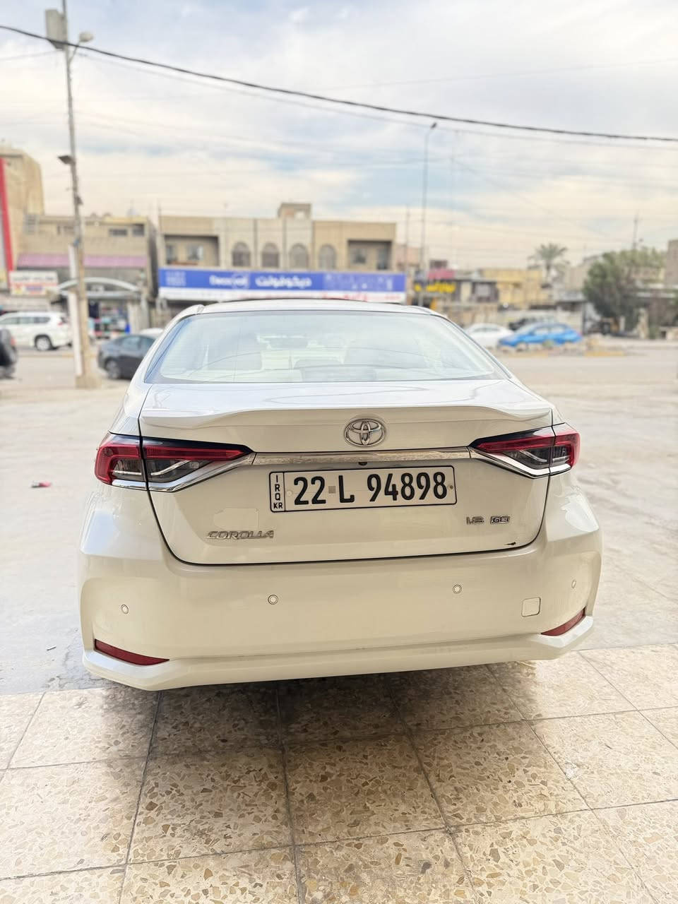 السلام عليكم كورلا ساز SAS مكفولة    رقم اربيل 
موديل 2024  فووول مواصفات 
فتحة وبصمة وشاشة 
وحساس امامي حاس خلفي 
دخول ذكي السيارة ضمان شركة ساز 
ماشية 50 الف السيارة 
هزة وسنوية كلة جديد باسمي   
ملاحضة السيارة بيه فقط دعامية خلفية صبغ 
والسونار بل صور كلشي واضح 
السعررر183 وبيه مجال
اتصال ***********  مكاني بغداد الدورة
