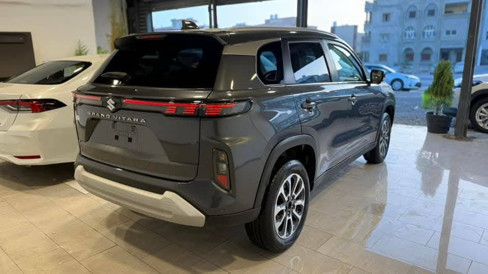 اخوان سلام عليكم سازوكي ياباني مديل2025 فول مواصفات كلشي موضح بل صور السياره مرقمه وكامله مداور ثاني يوم خدميه بمعنه الكلمه ماتخسر عليهه الف دينار مكان السياره سماوه رميثه الشراي يتصل اويدلل ***********
