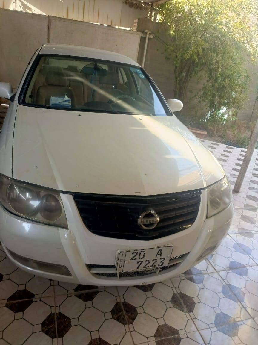 نيسان 2009  للبيع سياره نضيفها خير من الله مكينه كير جدد بيها 3 قطع صبغ بدون داخل سعر 87 وبيها مجال حك جيه ***********
