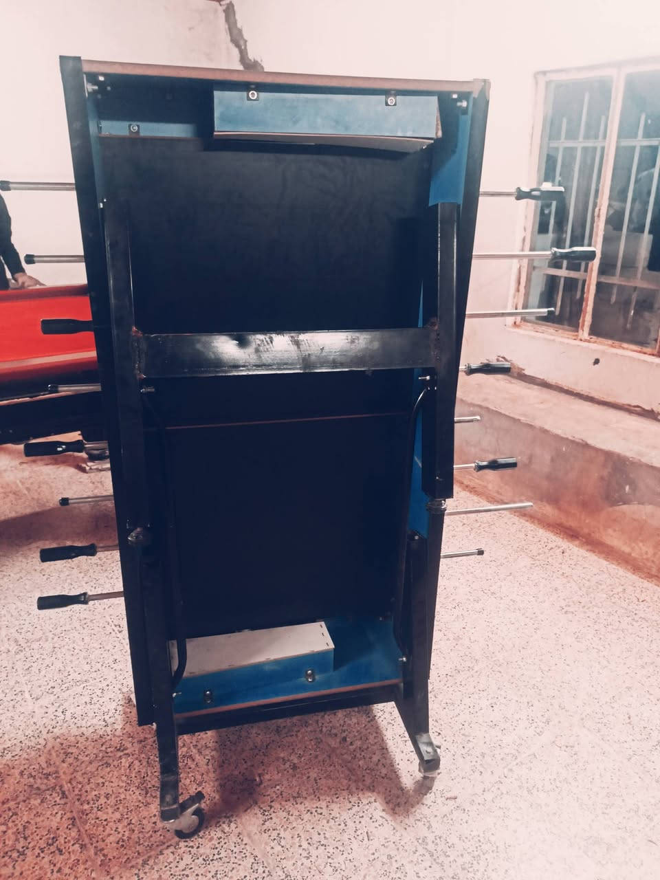 فيشه للبيع نضيفه حيل شي كدام العين السعر خاص هاذا رقمي ***********
