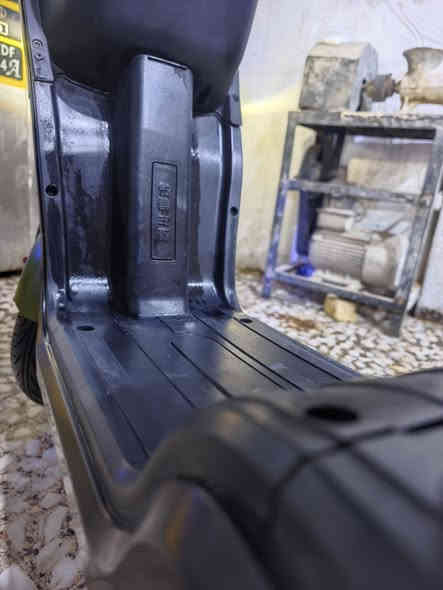 سلام عليكم 
الهم صلي على محمد وال محمد 
دراجه شحن نوع R8
لون زيتوني مميز 
مديل 2025
فول مواصفات 
5 بطاريات 
نشرات اصليه مال شركه وكيل حيدر النيار 
سرعه 99 بل شاشه 
بلوتوث بيها 
زنون عالي وناصي 
بيها نضام وقوف 
وبيها نضام بك رجوع 
بريكات جديده  
كشنات جدد 
دبل اشاره 
كهربائيات كلها شغاله وشرط الفحص 
مكاني نجف حي السلام 
*********** لل تواصل وسعره 400 وبيها مجال لل طيبين
