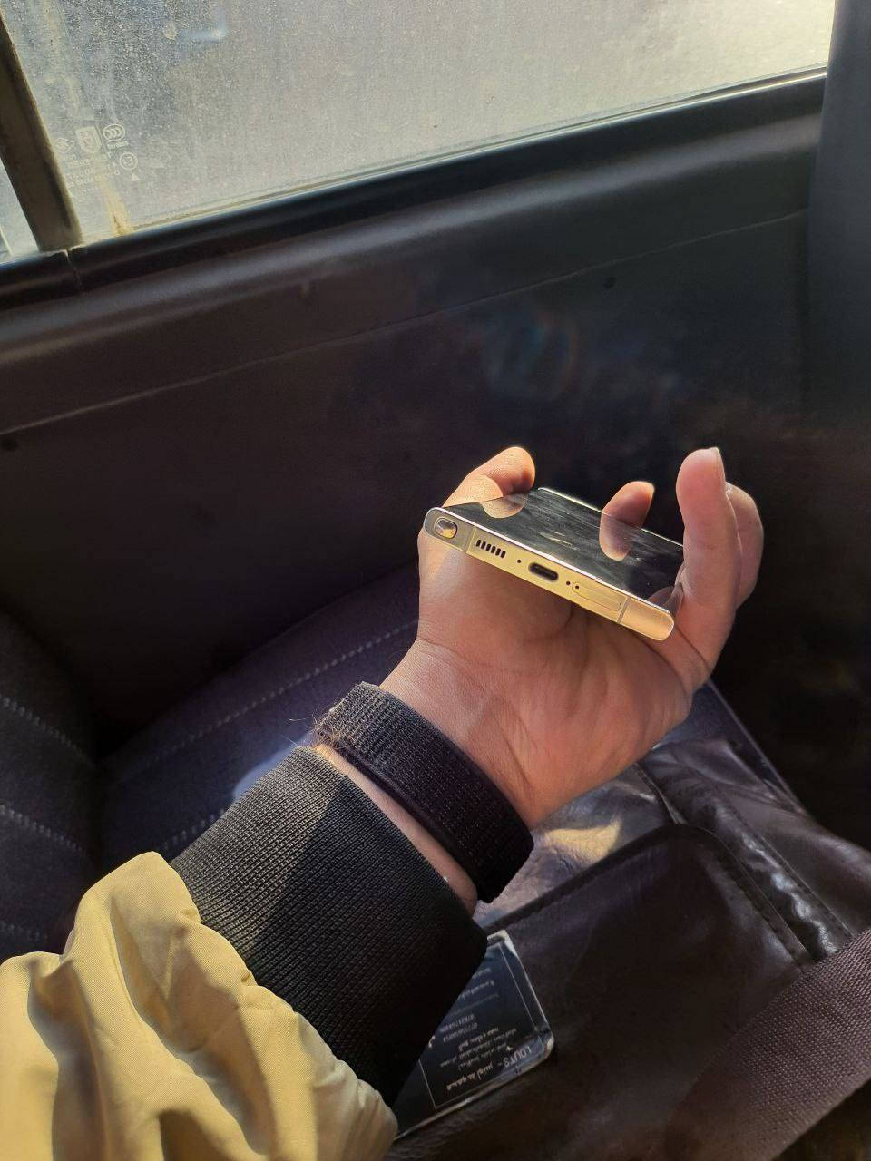 عندي s23 الترا 512 لون بيجي

جهاز نضيف نسخة امريكية فقط قلم مايشتغل 
باقي مكفول ويا لزكات كاميرات 

سعره 650 علما بسعر ال 256 وذاكره جهازي 512 

مكاني بغداد المعالجة 
توصيل موجود 

راسلني واتساب وبخدمتك ***********
