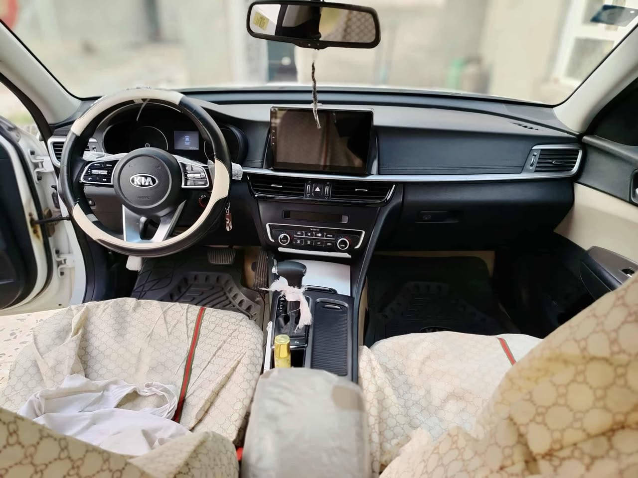 سلام عليكم للبيع
كيا اوبتيما موديل 2020 خليجي 
حره تحويل مشروع وطني رقم انكليزي   

محرك 2400 دووش
سياره شرط بعده ع وضع شركه 
مكينه وكير وحداده وتخم تاير وتبريد ثلج جاهزه 
مــكان-سياره-الــسماوة
السعر: 198 وبيها مجال 
الاستفسار اكثر 
***********
