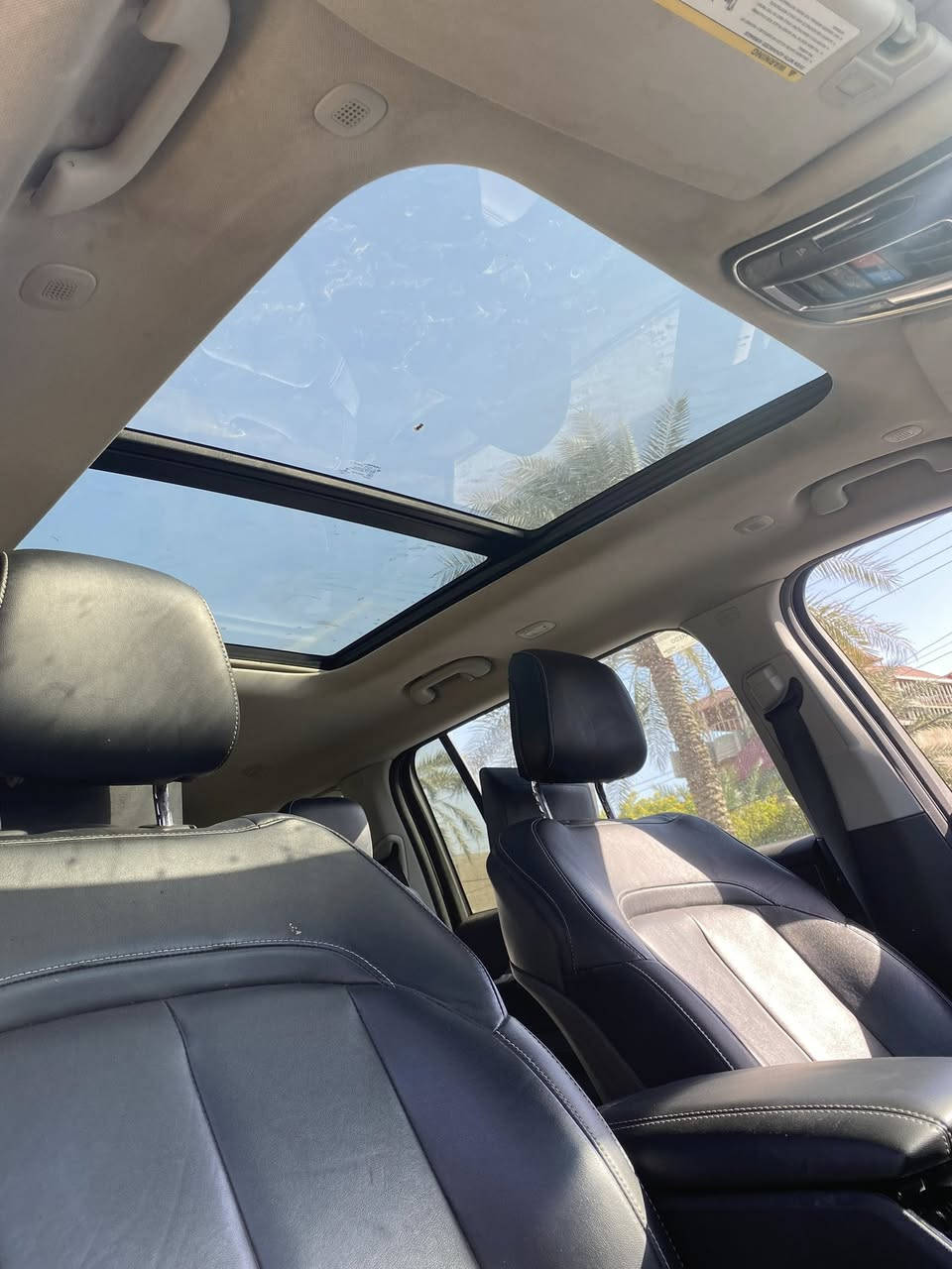 السلام عليكم جيب كراند ٧
لمتد السياره فول مواصفات تبريد وتدفئه 

السياره موديل ٢٠٢٣ ماشيه ٢٧ الف مايل 

السياره بانوراما وشاشه خلفيه بلادي 

السياره مرقمه بسمي 

جاملغ وبنيد صبغ 

رايديها ب٣٠٠ 

***********
