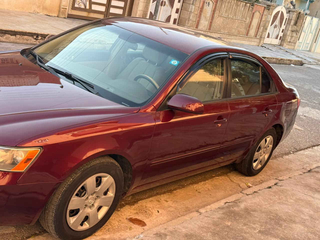 السلام عليكم ورحمة وبركاته
سوناتا موديل 2008 
محرك 2400 شرط 
كير شرط 
سيارة نظيفه
رقم 12 جديد نينوى
سنوية 2030 جديد
هزة جديد 
بيها مكانتين بارد قليل 
 حلوة و جاهزة
شرط التحويل و الغرامات 
مكاني موصل 
للا ستفسار 

***********
***********
