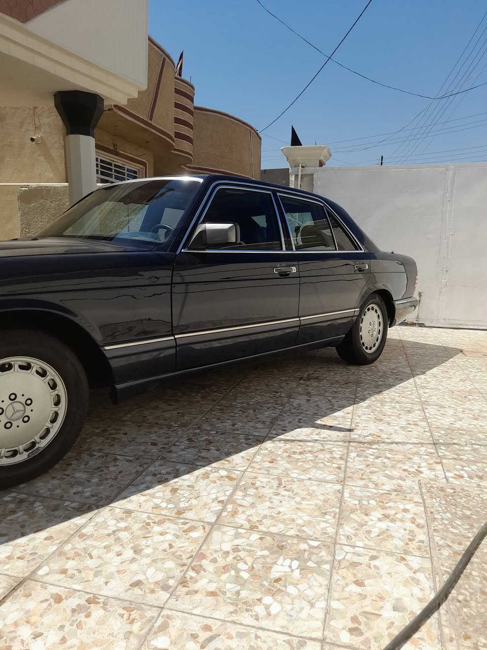 السلام عليكم للبيع مالسدس ٣٠٠مال جناي  موديل ٨٩تبريد ثلج سعر ٨٣ وبيه مجال للطيبين  العنوان بغداد ***********
