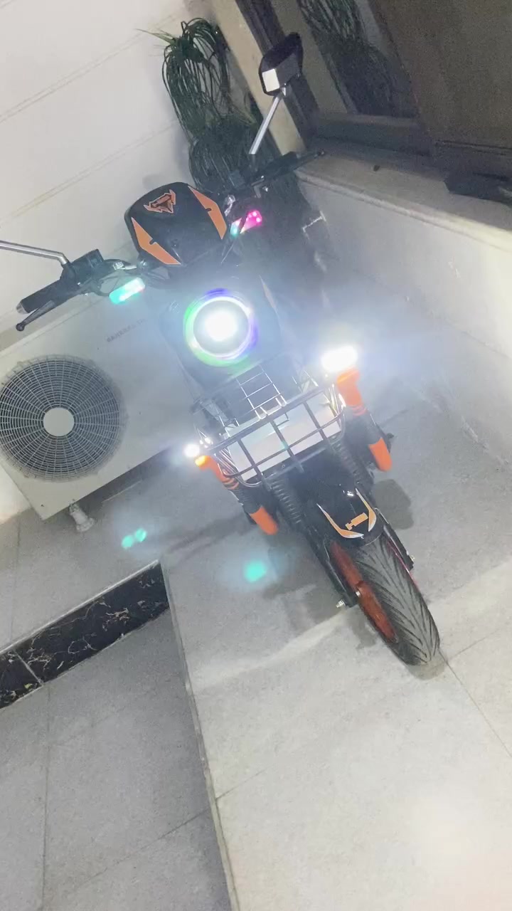 سلام عليكم دراجة شحن للبيع  زيرو صفر شخط واحد مابي مواصفات بطارية ليثيوم خمس بطاريات سرعة 120  بلتوث  نشرات  سعر 580 وبي مجال للطيبين. عنوان كركوك روناكي رقم ***********
