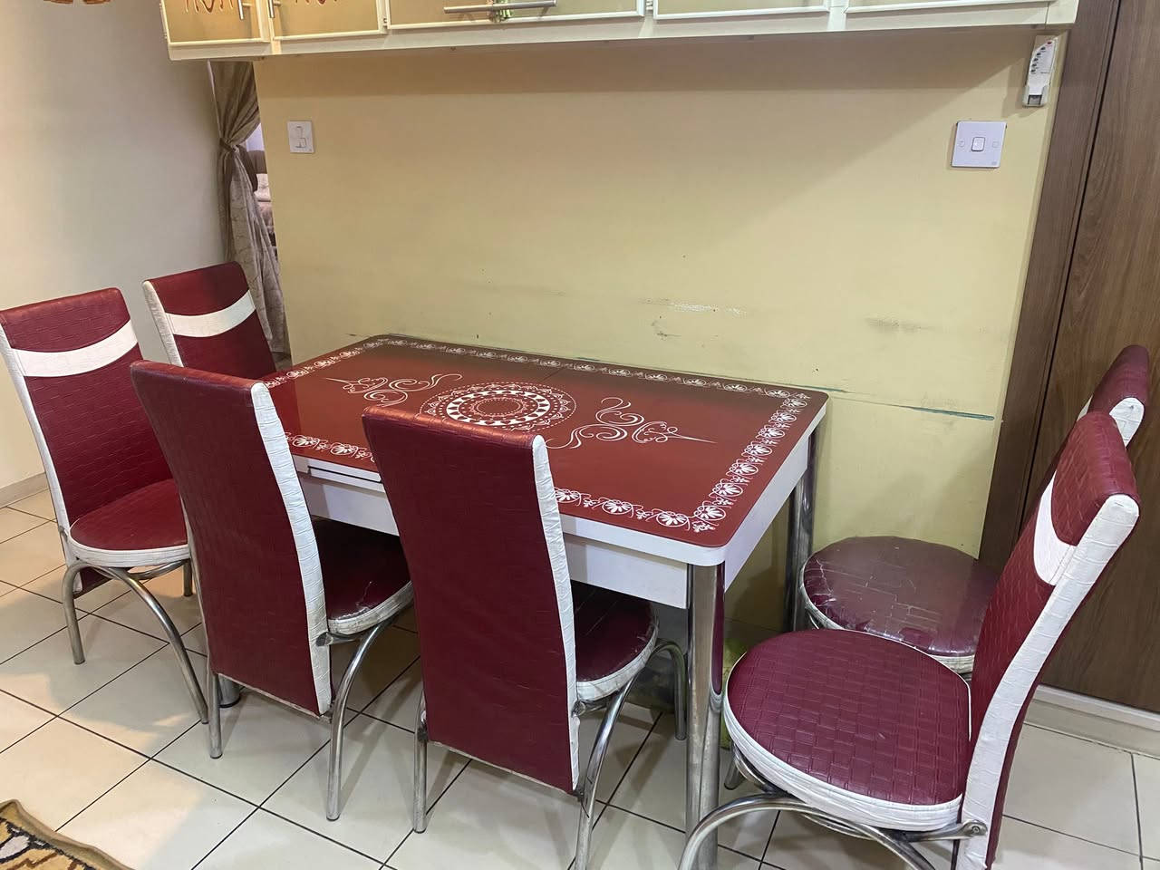 ميز طعام مع ست كراسي للبيع بسعر مناسب 
١٠٠ الف وبي مجال رجاءا لا تكسرون بالسعر والي يريده أنا من بسماية مجمع A3 يراسلني خاص


**إذا كنت صاحب هذا الإعلان وتريد حذفه لأي سبب، رجاءا أرسل رسالة إلى الدعم الفني**