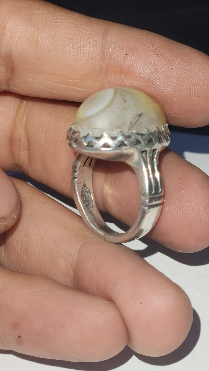 خاتم سليماني هندي عينيين
السعر50
مكاني بغداد شارع حيفا 
يوجد توصيل


**إذا كنت صاحب هذا الإعلان وتريد حذفه لأي سبب، رجاءا أرسل رسالة إلى الدعم الفني**