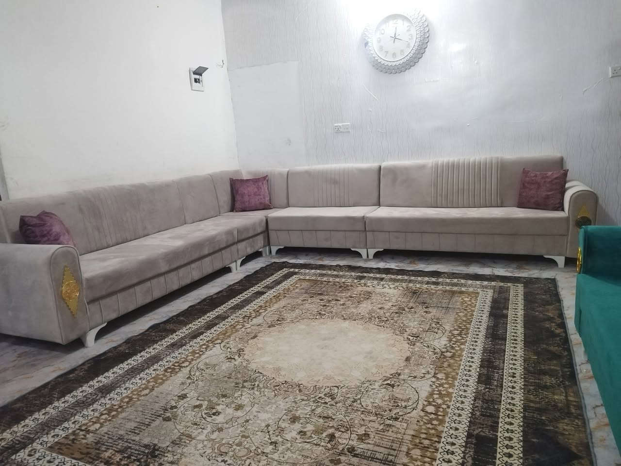 ديوان جديد غير مستخدم سعر ال١٠مقعد ٣٤٠
المكان ابو. غريب الناحييه موجود توصيل 

***********
