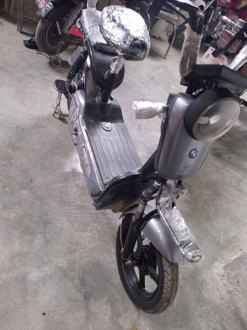 دراجة شحن للبيع سعر 195بي مجال مكانك كركوك بنجاعلي رقم موبايل ***********
