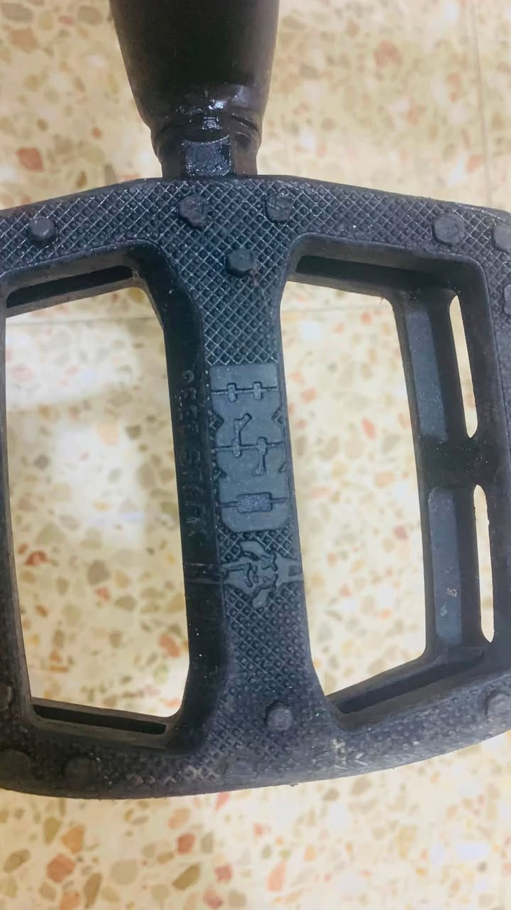 BMX اصلي لل بيع نوعيه ساندي والمكينه شيمونو اي قطعه بل باسيكل اصليه سعره 350لل تواصل ***********
