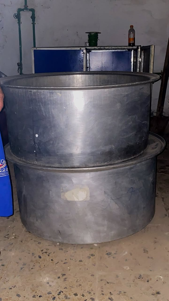 الطباخ وجدوره حجم كبير السعر 300 وبيهن مجال المكتبه 50 ولكنتور ابو لمرايه ٢٥ ولسرير ٢٥ ولقاصه حجم كبير 150 وبيهن مجال العنوان شارع نضال ليريد استفسار ع الخاص


**إذا كنت صاحب هذا الإعلان وتريد حذفه لأي سبب، رجاءا أرسل رسالة إلى الدعم الفني**