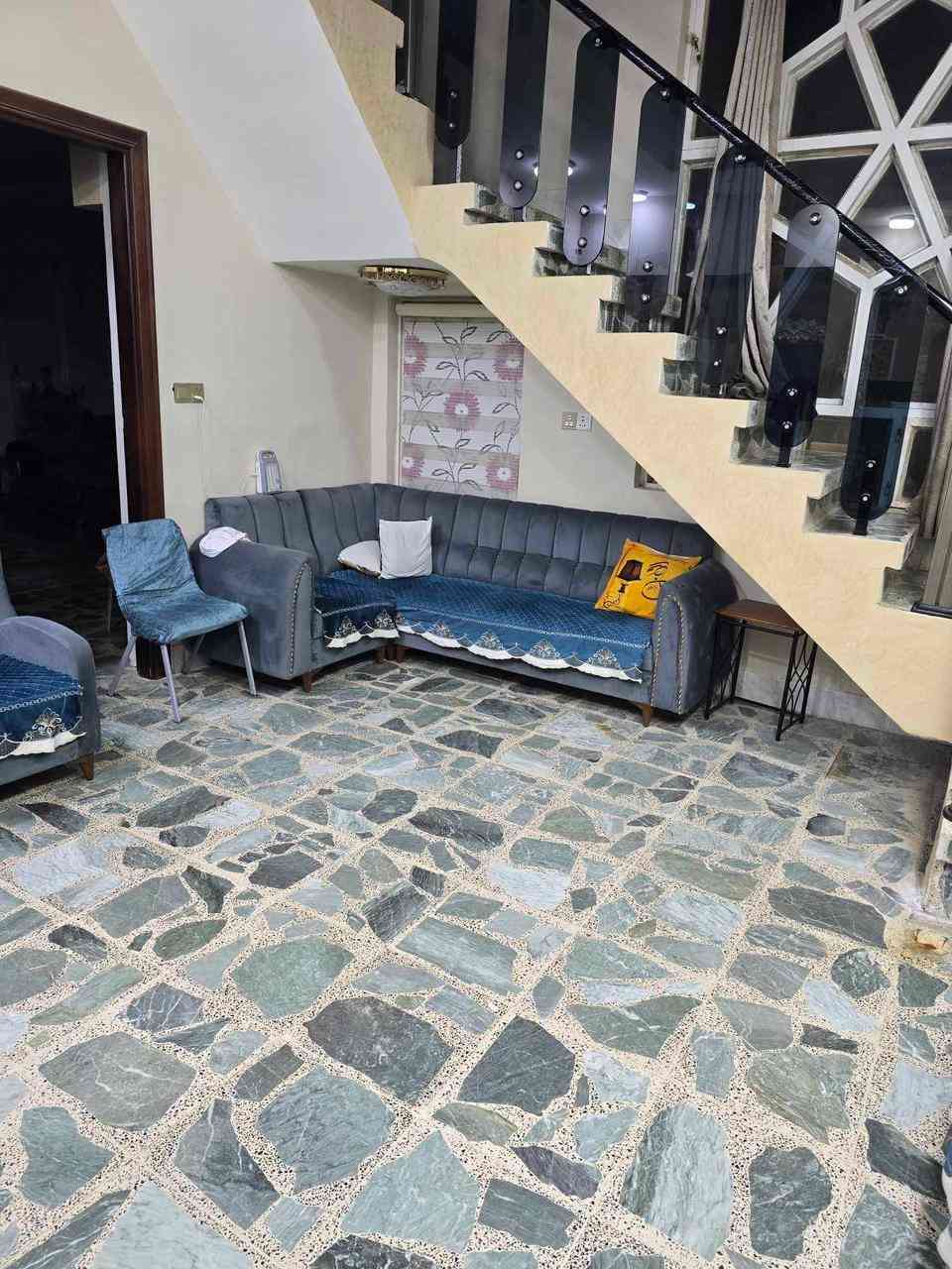 #عقار_للبيع_في_الهورة..
🔺 قرب ثانوية المجتبى الأهلية
🔷️ المساحة ٢٠٠ متر
🔺 بناء حديث طابقين
🔷️ تغليف واجهات
#السعر جوه السوك مناسب للشراي
🔷️ العنوان مكتبنا كوت_شارع الدلالين
🔷️ للأستفسار الاتصال على
*********** ☎️ 
النبراس للإستشارات الهندسية والعقارية والمقاولات في الكوت
