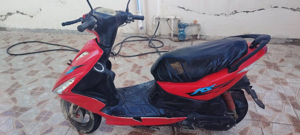 ماكس مضلع للبيع
المكينة بلادي لا مفتوح و لا مصلح مشتريها مال رمبة
السعر 600 بي مجال  للشراي
للتواصل خاص أو ***********
