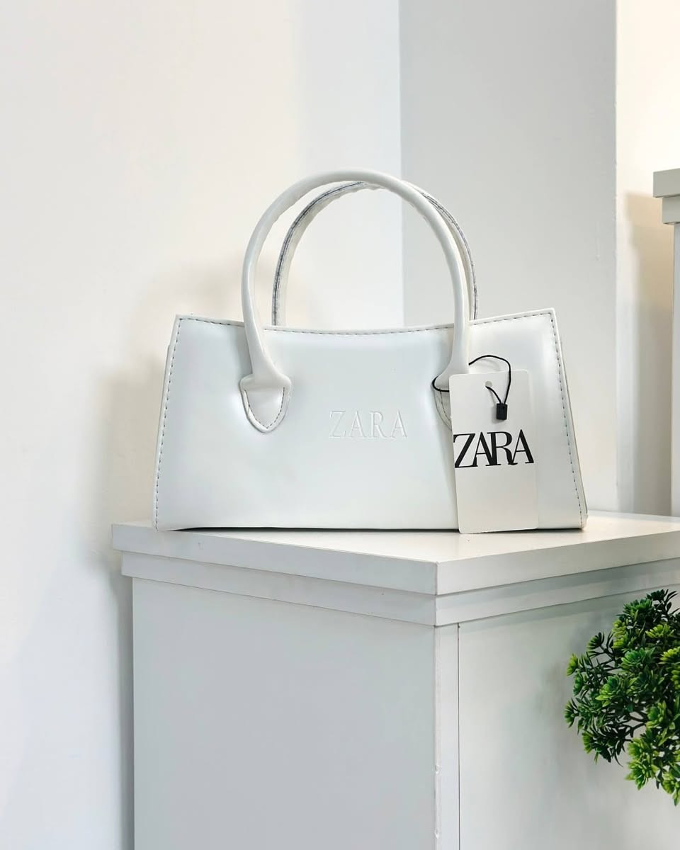 جنط نسائي/تم تكرار الموديل 
سعر المفرد 10 آلاف دينار
سعر الدرزن 84 ألف دينار
قياس 14 × 28 سم 
واتس اب :***********
واتس اب :***********
