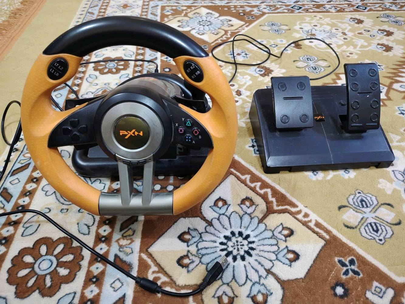 التواصل واتساب 
بلي 3 سلم مهكر كامل ملحقات وياه هارد مليان العاب قويه ودركسون بس اكو شي بسيط اكو فطر بسيط ميأثر باللعب والإستخدام شرط تفحصه
مكاني حله 
السعر 180 وبي مجال