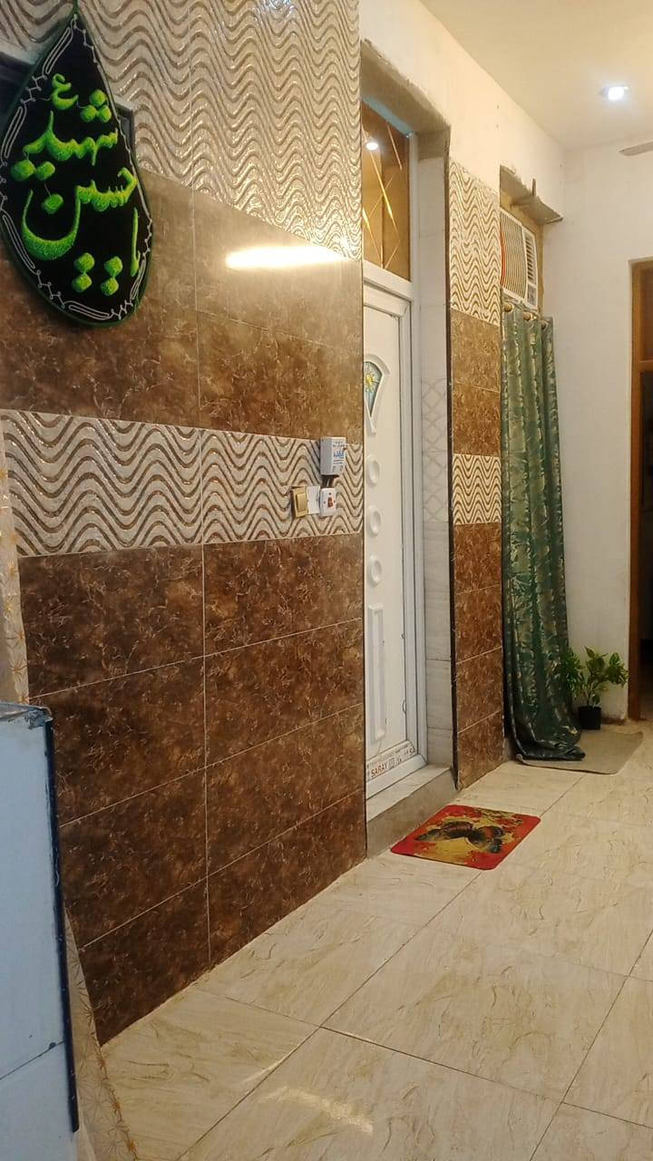 دار للبيع – طابو ملك صرف
🔹 المساحة: 150 متر 🔹 الواجهة: 7.5 متر 🔹 النزال: 20 متر 🔹 البناء: طابقين – طابوق مسلح – بناء جديد
تفاصيل الطابق الأول:
استقبال ضيوف (10 متر)
مطبخ
غرفتين نوم
صحيات خارجية وداخلية
منور عدد (2)
تفاصيل الطابق الثاني:
3 غرف نوم
صحيات
🔹 مجموع الغرف: 5 غرف نوم
📍 العنوان: بغداد – المدائن – منطقة الوردية
قريبة جداً على الشارع العام
📞 للاستفسار: ***********
