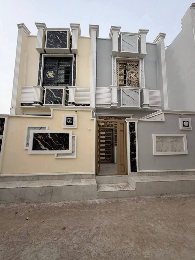 السلام عليكم
بيوتً اللبيع نقد   أو    اقساط اقساط
 العنوان كربلاء ملحق حي سومر خلف المستشفى ابو مهدي المهندس مساحة البيت الواحد 55 متر طابق ونص بناء طابوق يصلح سكن او حسينية للزوار طابو زراعي سند 25قرار محكمة كافة الخدمات خدمات  موجودة ماء مجاري كهرباء تبليط اي استفسار الاتصال على الأرقام التالية واتساب
 

***********
*********** كربلاء, العراق
