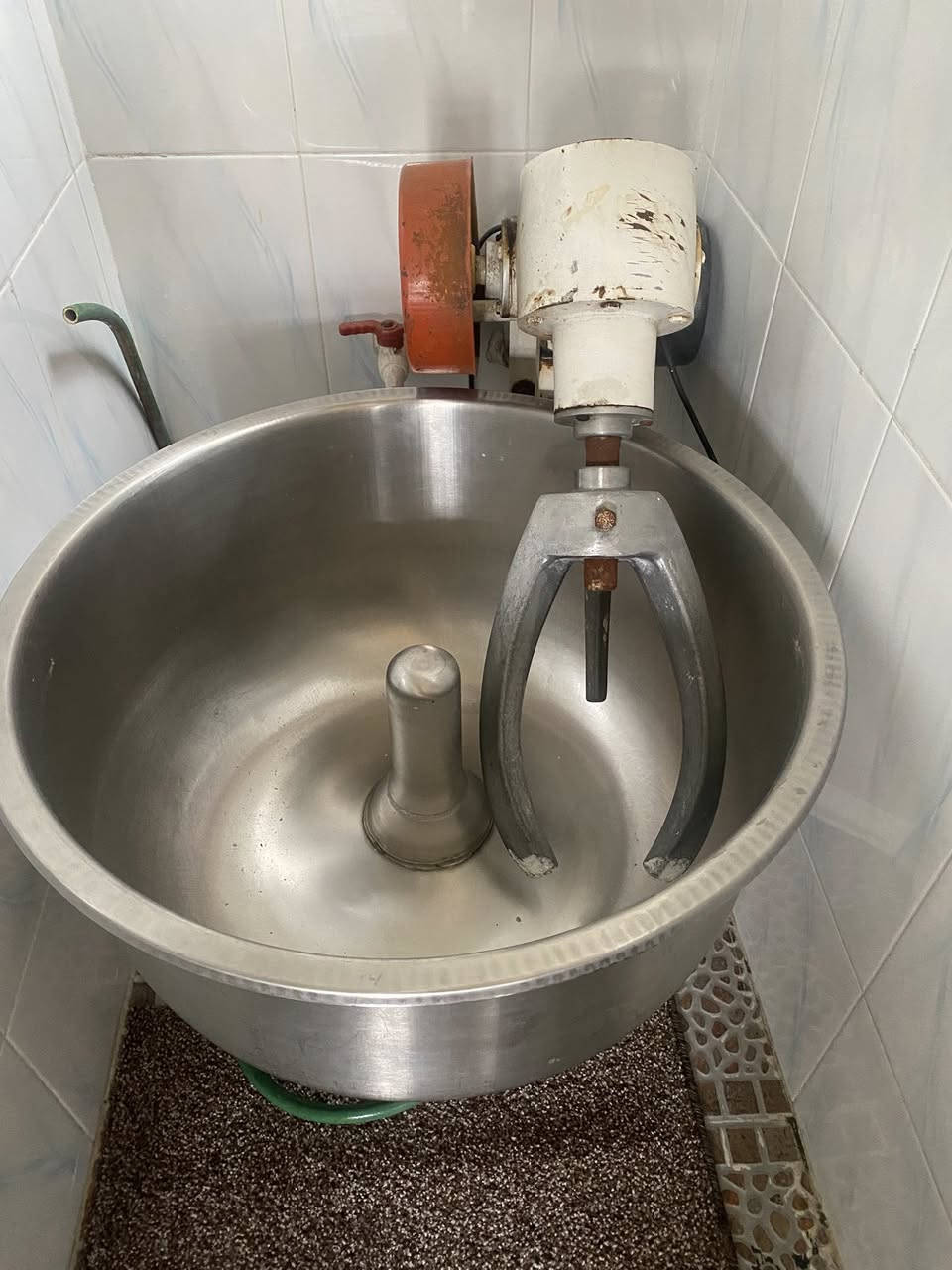 عەجانە بۆ فرۆشتن کەم ئیشی کردوە ٣٥ کیلۆیە و زۆر مەزبوتە/***********
